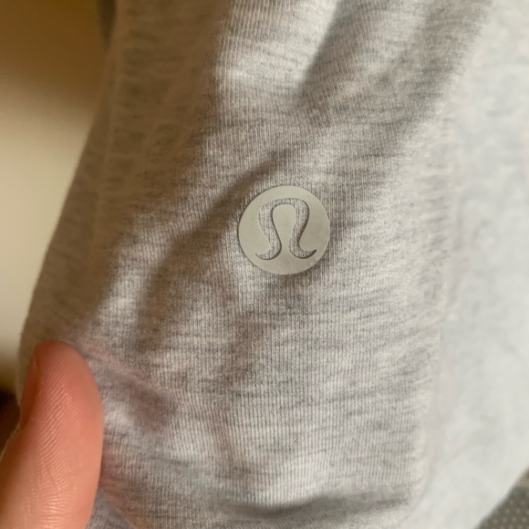 Lululemon Coast Easy Wrap. Size 8 - Picture 7 of 10